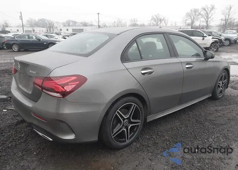 2019 Mercedes-Benz A 220 220 4Matic z USA, uszkodzony, nr VIN WDD3G4FB2KW023331